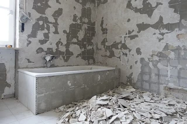 Tynk tradycyjny czy płyta karton-gips – co wybrać, by uniknąć błędów i oszczędzić? Tynk tradycyjny czy płyta karton-gips – co wybrać, by uniknąć błędów i oszczędzić?