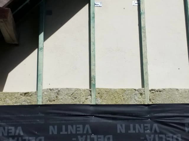 Jaka wełna na elewacje drewniane? Wybierz najlepszą izolację bez błędów! Jaka wełna na elewacje drewniane? Wybierz najlepszą izolację bez błędów!