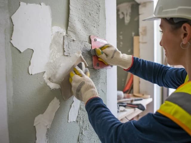 Jak skutecznie zerwać tynk mozaikowy bez uszkodzenia powierzchni – sprawdzone metody Jak skutecznie zerwać tynk mozaikowy bez uszkodzenia powierzchni – sprawdzone metody